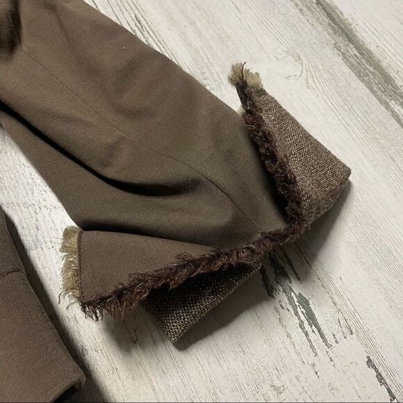 Escada Oak Virgin Wool Cropped Blazer - Picture 7 of 11